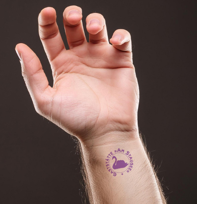 Stempel auf Arm